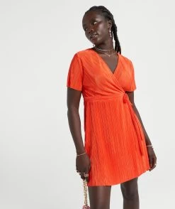 SHONA PLISSE PLEATED SHORT SLEEVE MINI DRESS