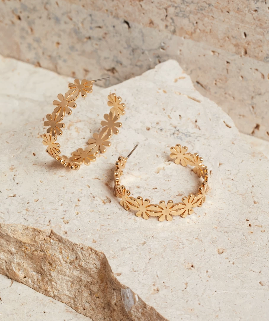 GOLD PLATED DAISY HOOP EARRINGS - Image 2