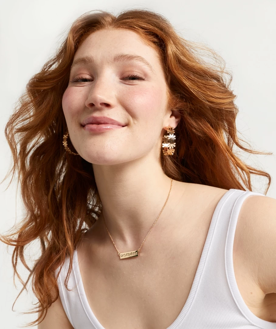 GOLD PLATED DAISY HOOP EARRINGS - Image 3