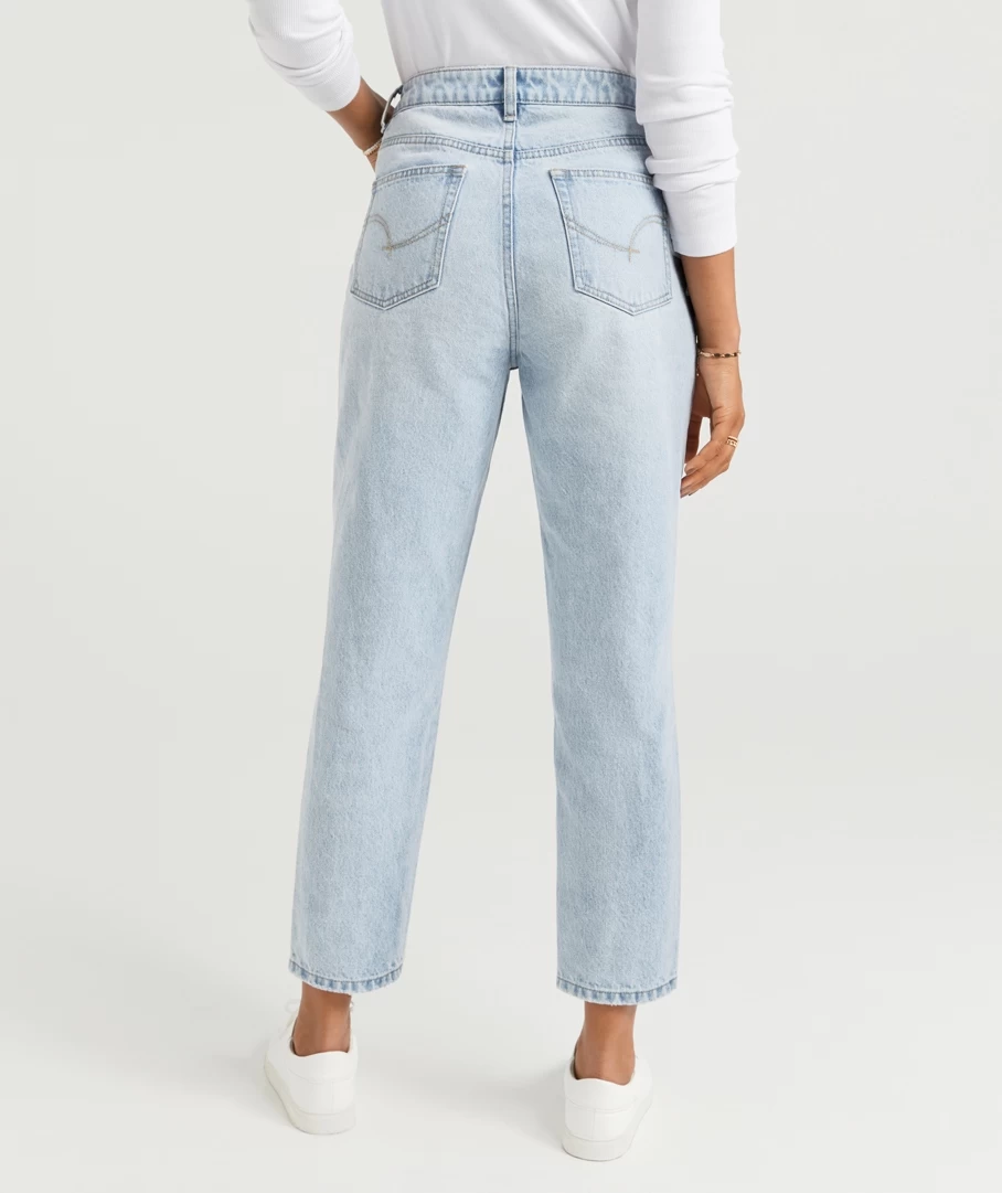 THE RIPPED MOM JEAN - Image 4