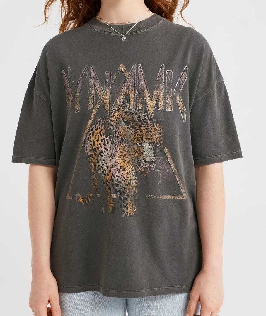 DYNAMIC GRAPHIC OVERSIZED TSHIRT - Image 2