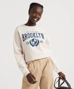 COLLEGIATE GRAPHIC SWEAT TOP